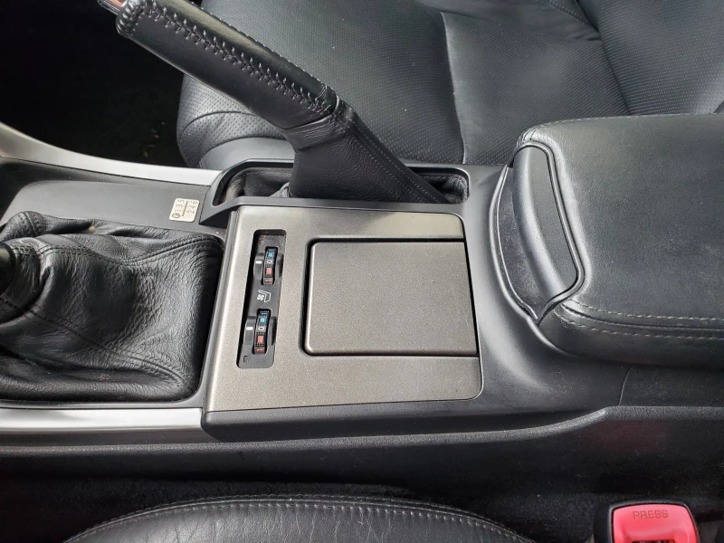 Lexus IS 220d, снимка 9 - Автомобили и джипове - 52401832