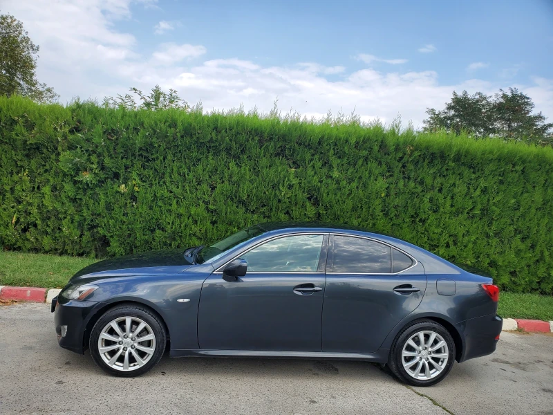 Lexus IS 220d, снимка 10 - Автомобили и джипове - 52401832