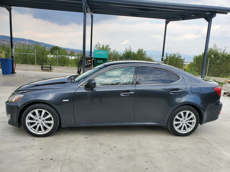 Lexus IS 220d, снимка 3 - Автомобили и джипове - 52401832
