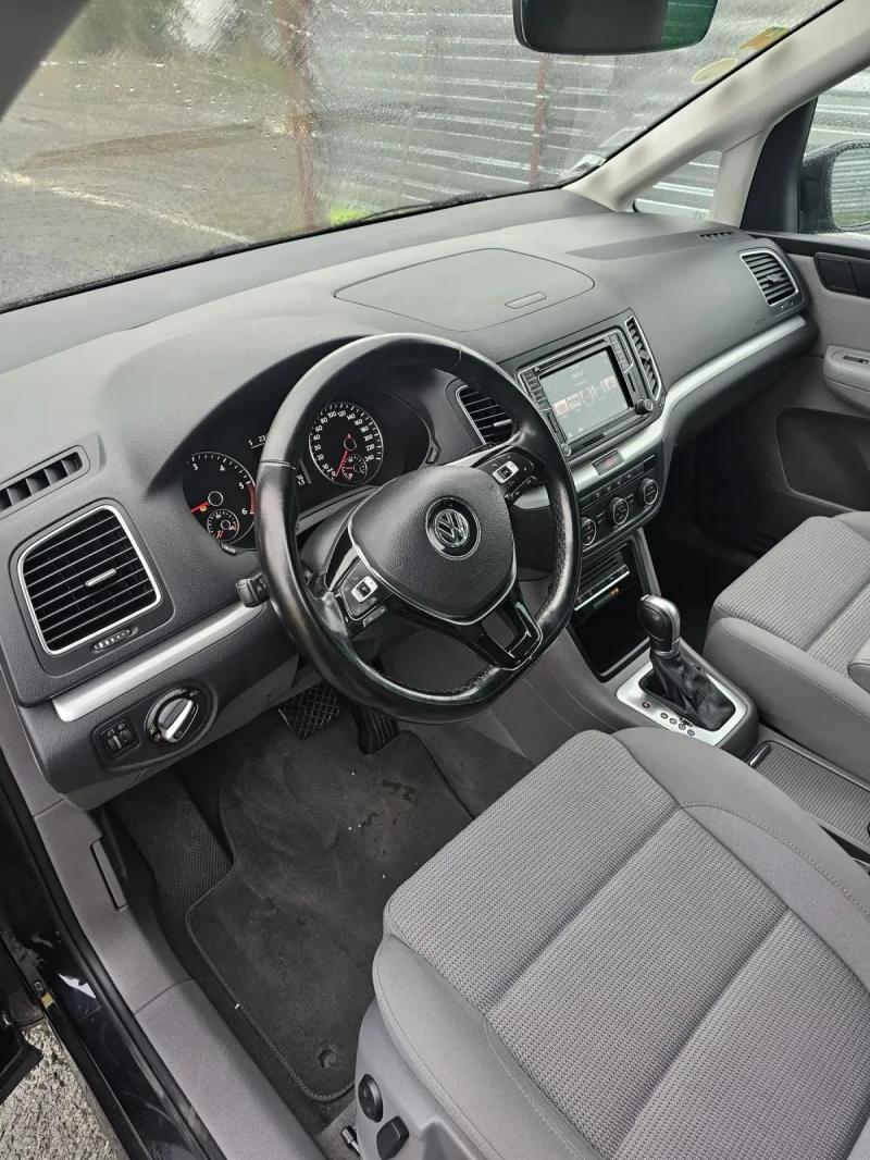 VW Sharan 2.0TDI DSG 7места, снимка 9 - Автомобили и джипове - 52232360