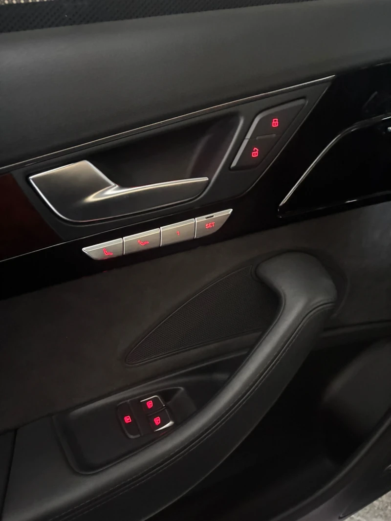 Audi A8, снимка 9 - Автомобили и джипове - 52381854