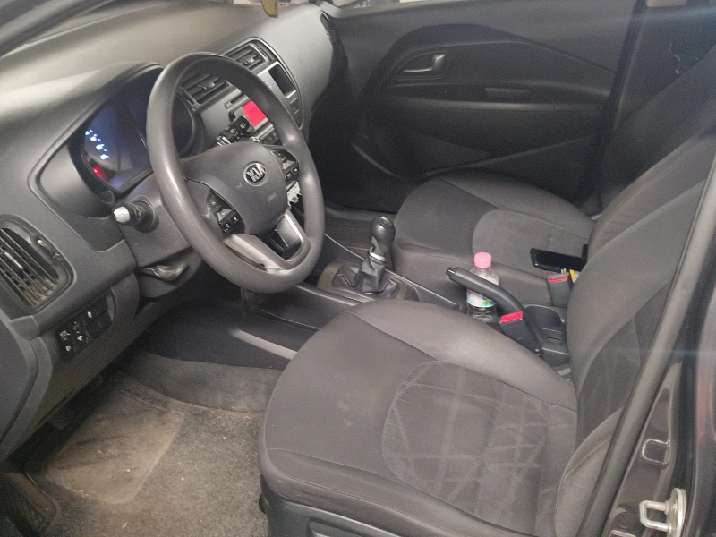 Kia Rio, снимка 6 - Автомобили и джипове - 52431794