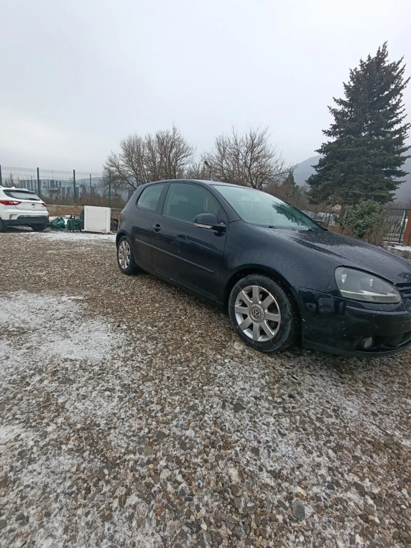 VW Golf 1.6FSI, снимка 3 - Автомобили и джипове - 53190912