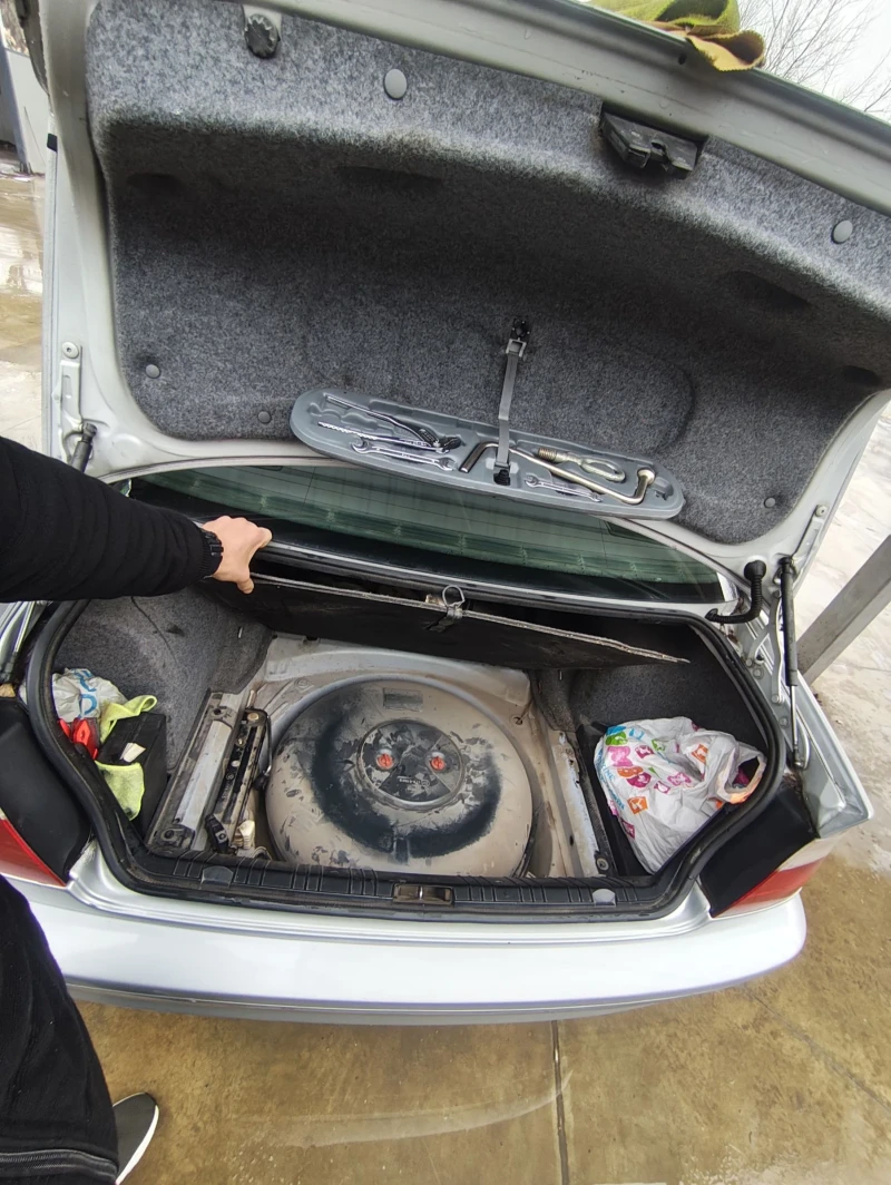 BMW 323 323 ci, снимка 10 - Автомобили и джипове - 53419918