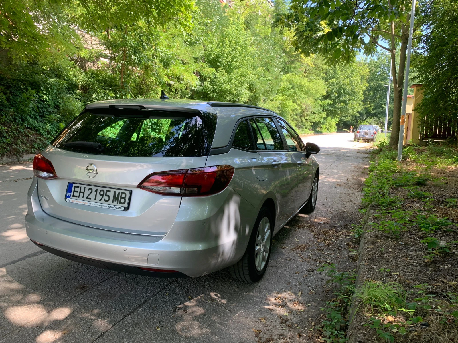 Opel Astra Tourer business 1.6 (110hp)-Стефанов Моторс каско - изображение 6