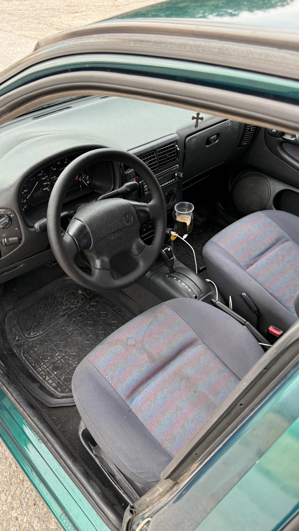 VW Polo 1.6i Avtomatik A/C - изображение 9