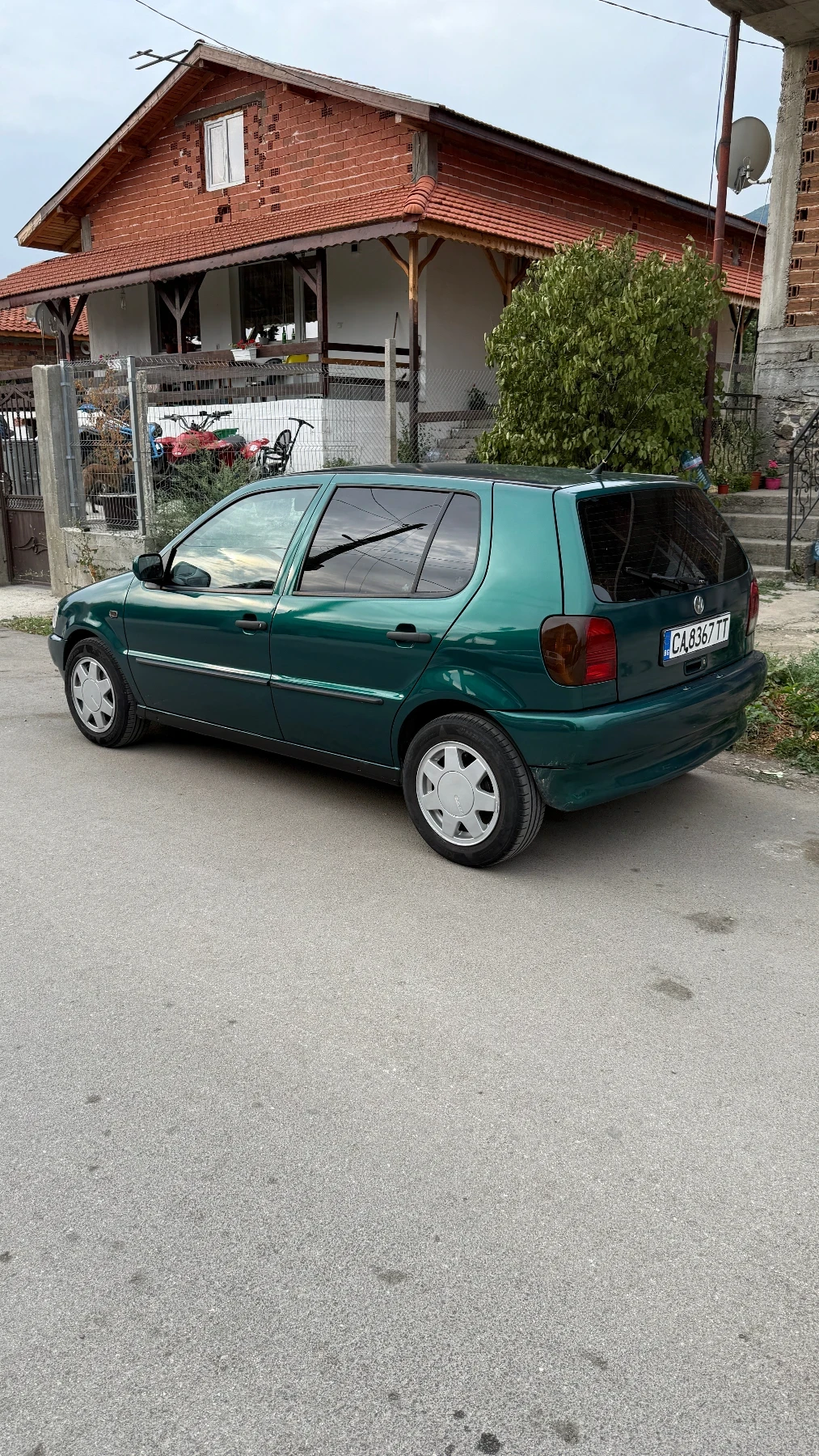 VW Polo 1.6i Avtomatik A/C - изображение 2