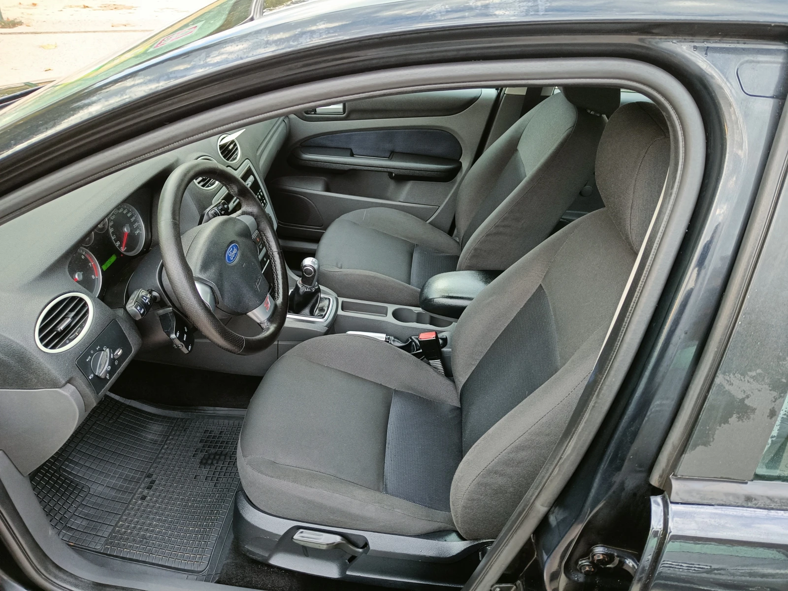 Ford Focus 1.6 BARTER 115 - изображение 9