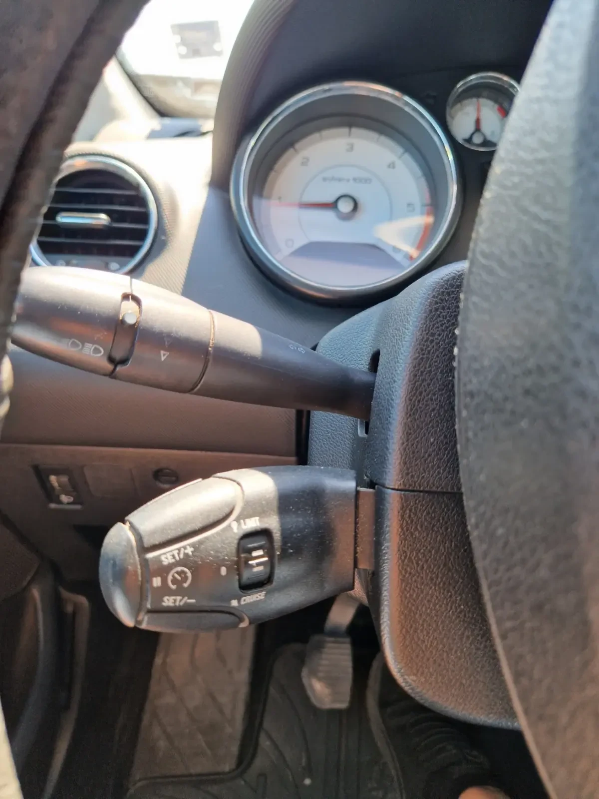 Peugeot 308 SW 1.6HDI-109p.s. - изображение 10