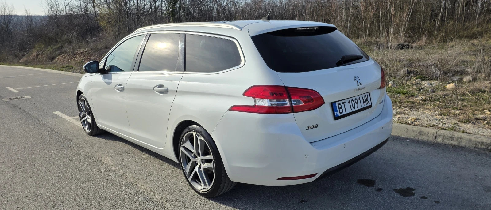 Peugeot 308 2.0 HDI Автоматик бяла перла!, снимка 11 - Автомобили и джипове - 53815900