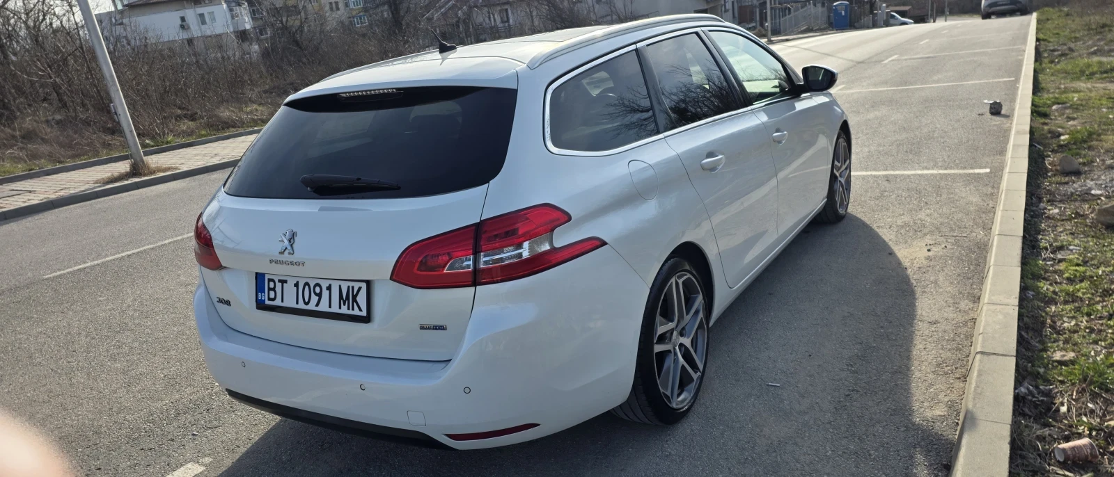 Peugeot 308 2.0 HDI Автоматик бяла перла!, снимка 12 - Автомобили и джипове - 53815900
