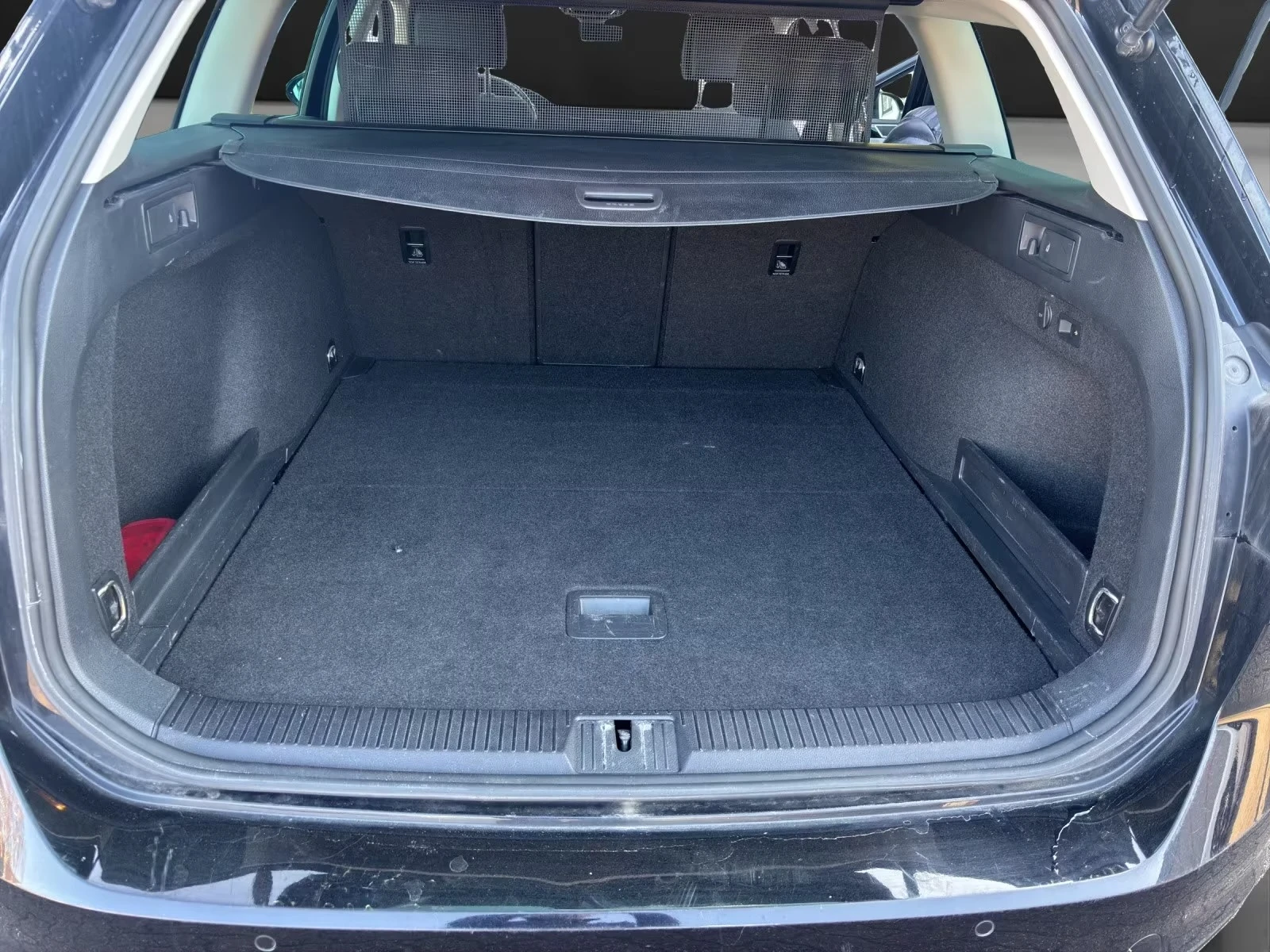 VW Passat 2.0 TDI Business, снимка 11 - Автомобили и джипове - 53983390