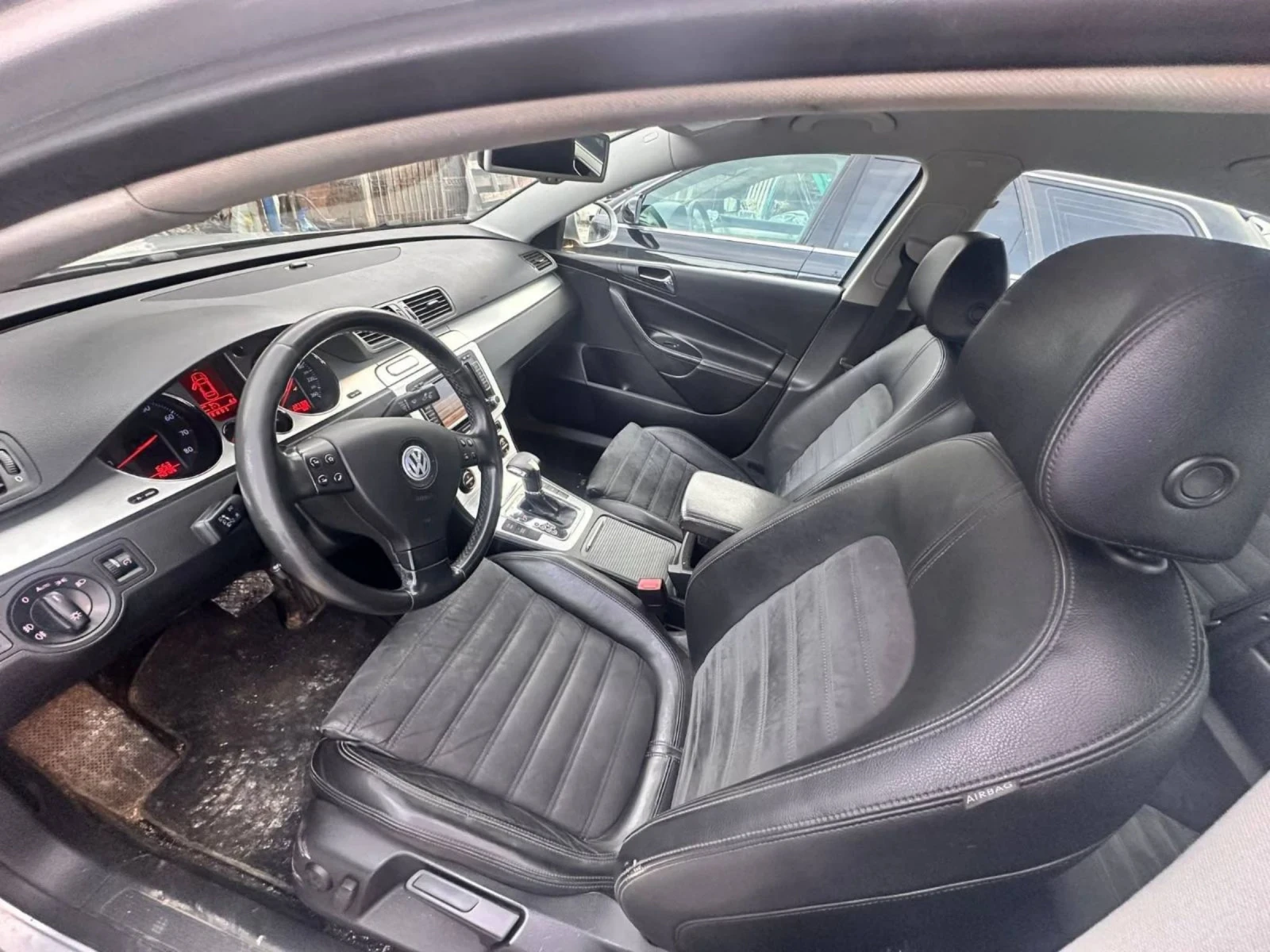 VW Passat 3.2  V6 FSI 4motion, снимка 10 - Автомобили и джипове - 54220844