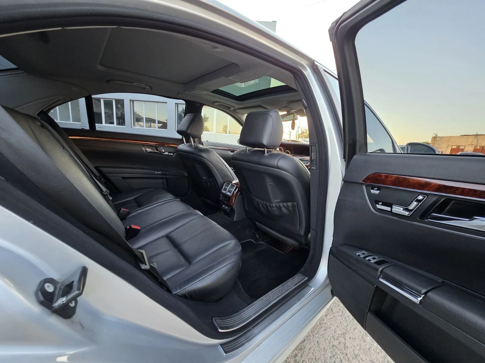 Mercedes-Benz S 500 5.5 * V8 * 388 �.� | Mobile.bg � ����������� 9