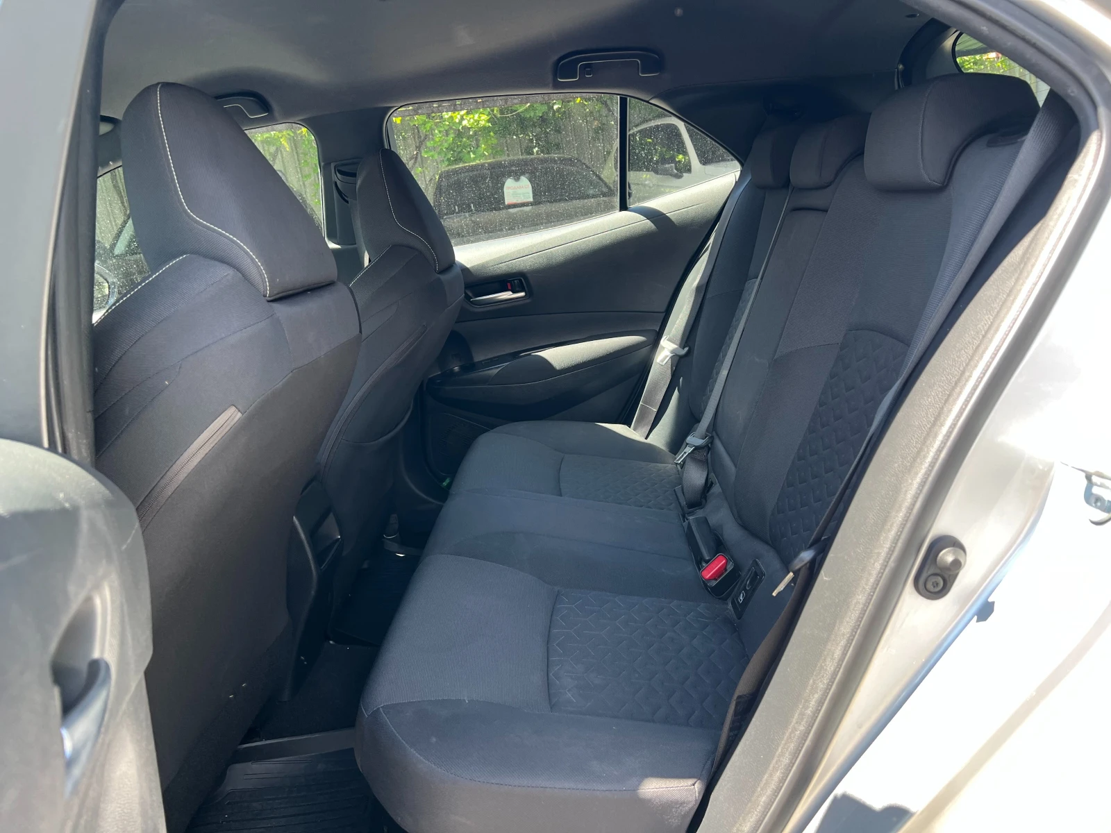 Toyota Corolla 1.8 HYBRID, снимка 13 - Автомобили и джипове - 54958713