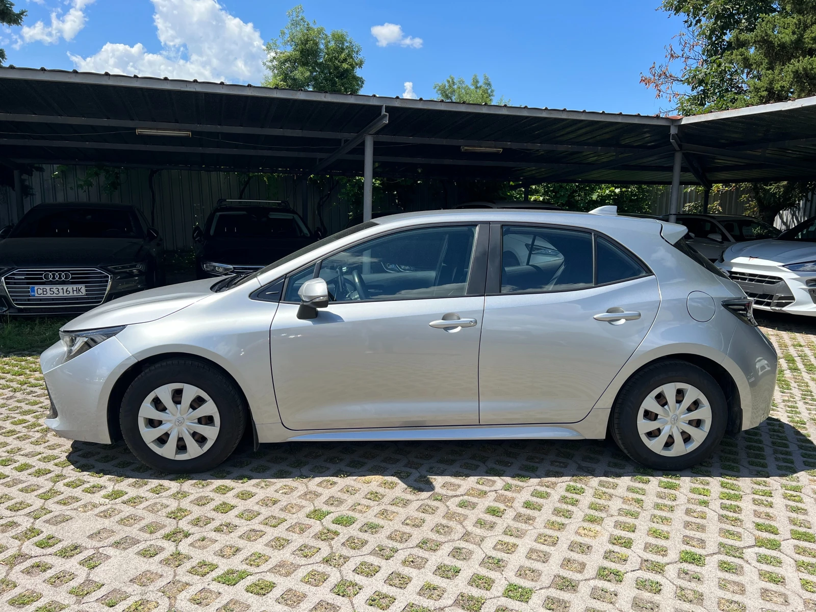 Toyota Corolla 1.8 HYBRID, снимка 3 - Автомобили и джипове - 54958713