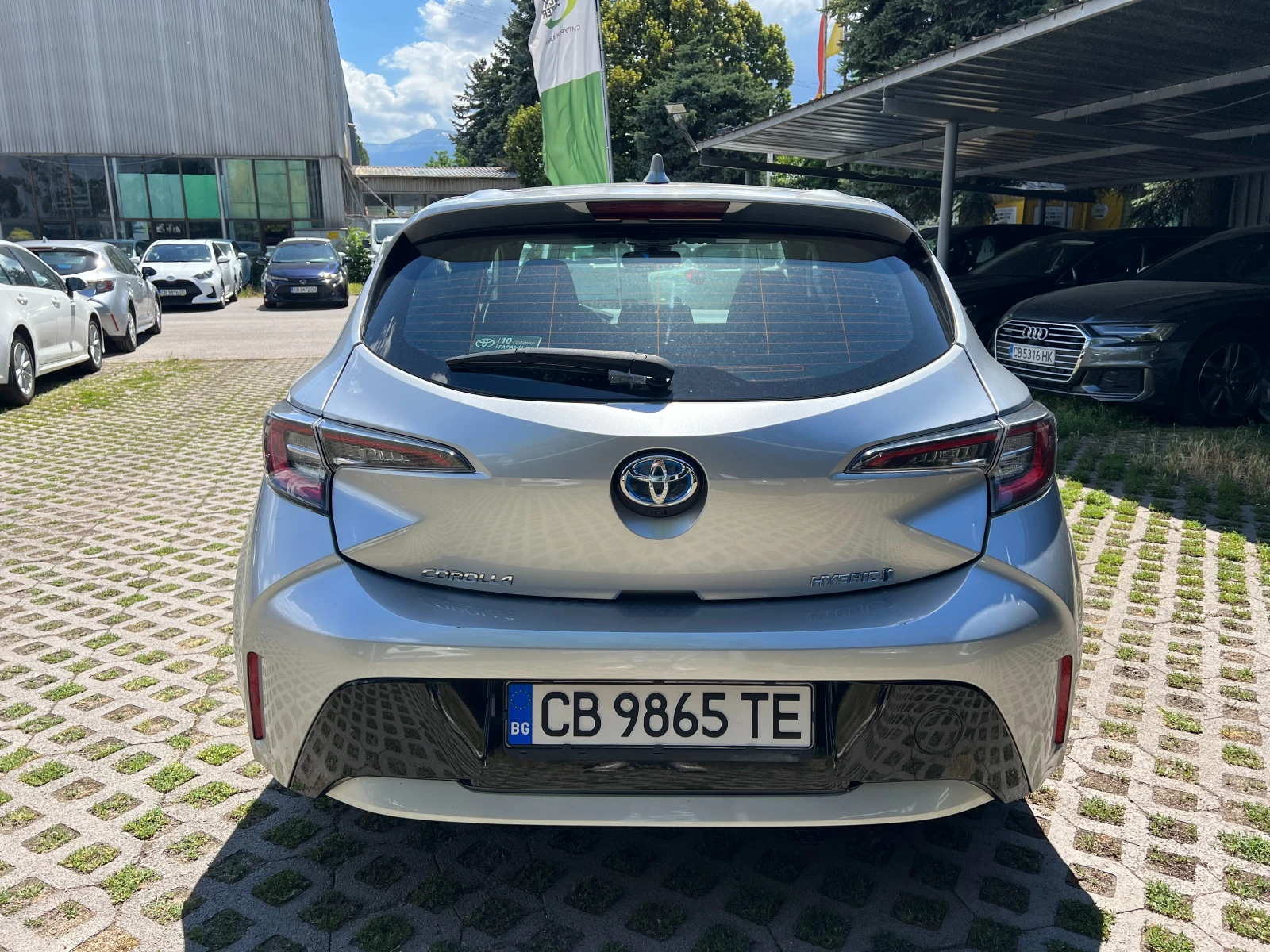 Toyota Corolla 1.8 HYBRID, снимка 5 - Автомобили и джипове - 54958713