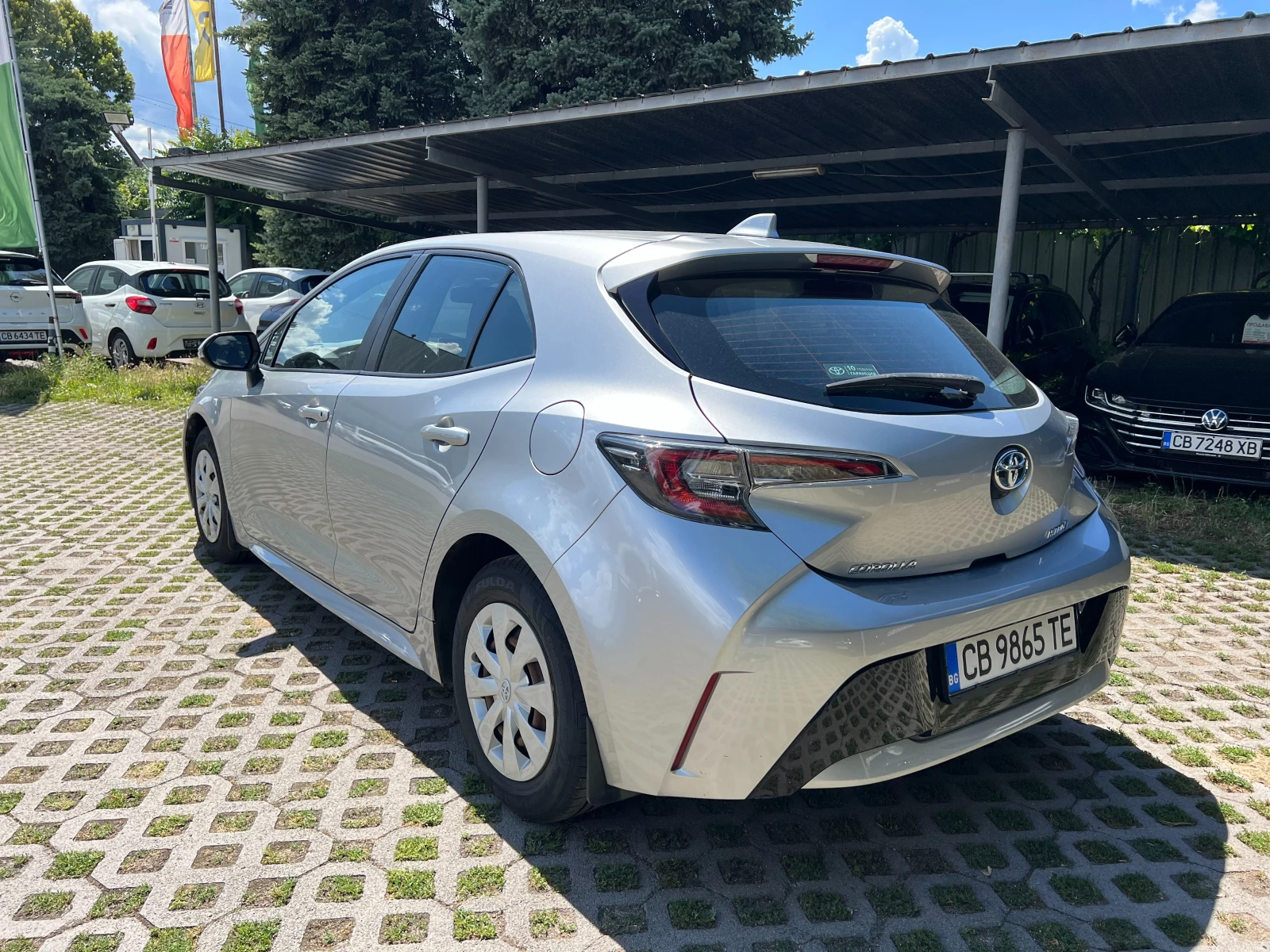 Toyota Corolla 1.8 HYBRID, снимка 4 - Автомобили и джипове - 54958713