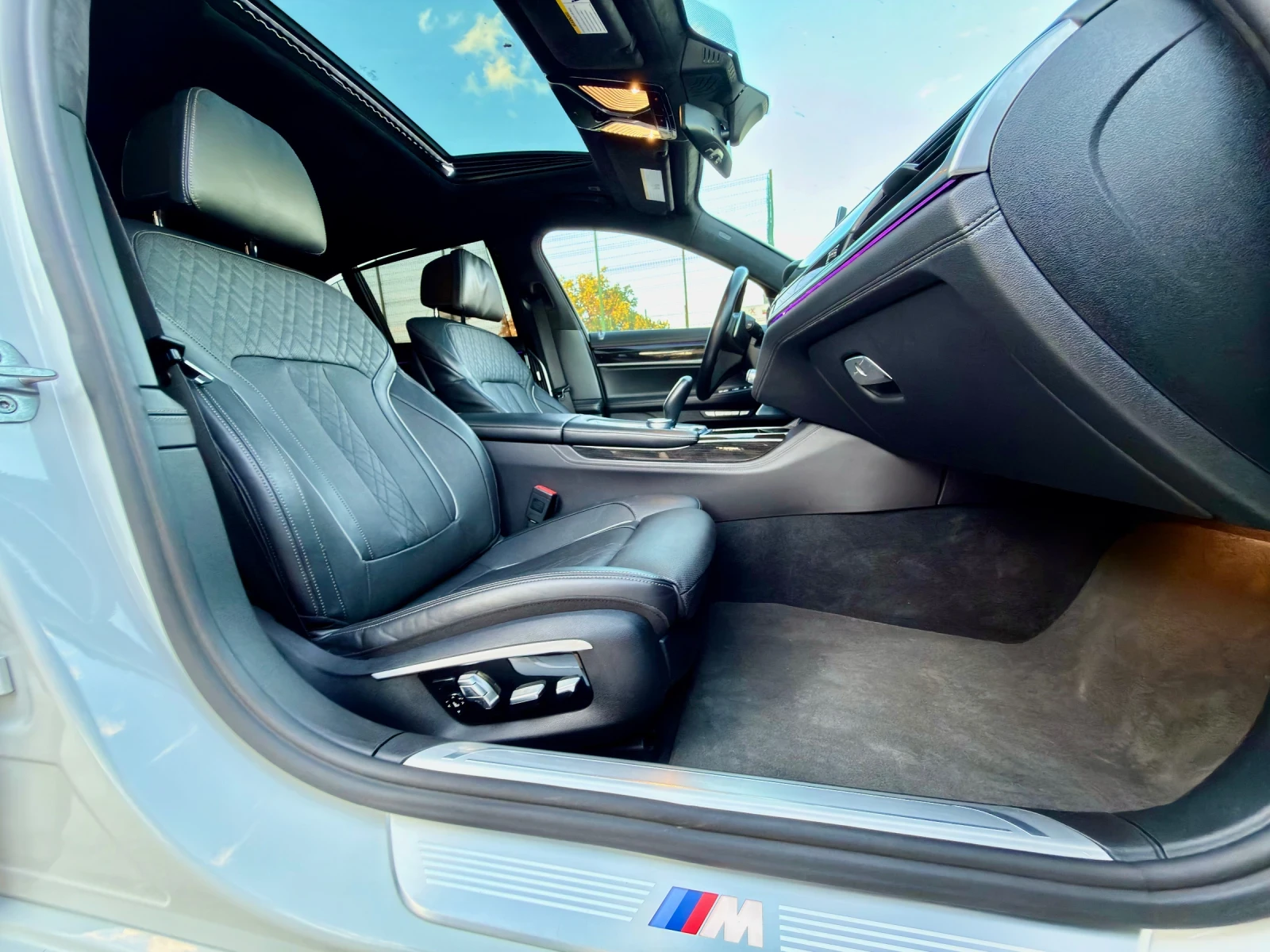 BMW 750 M-sport xDrive FULL 114.000km, снимка 12 - Автомобили и джипове - 54966518