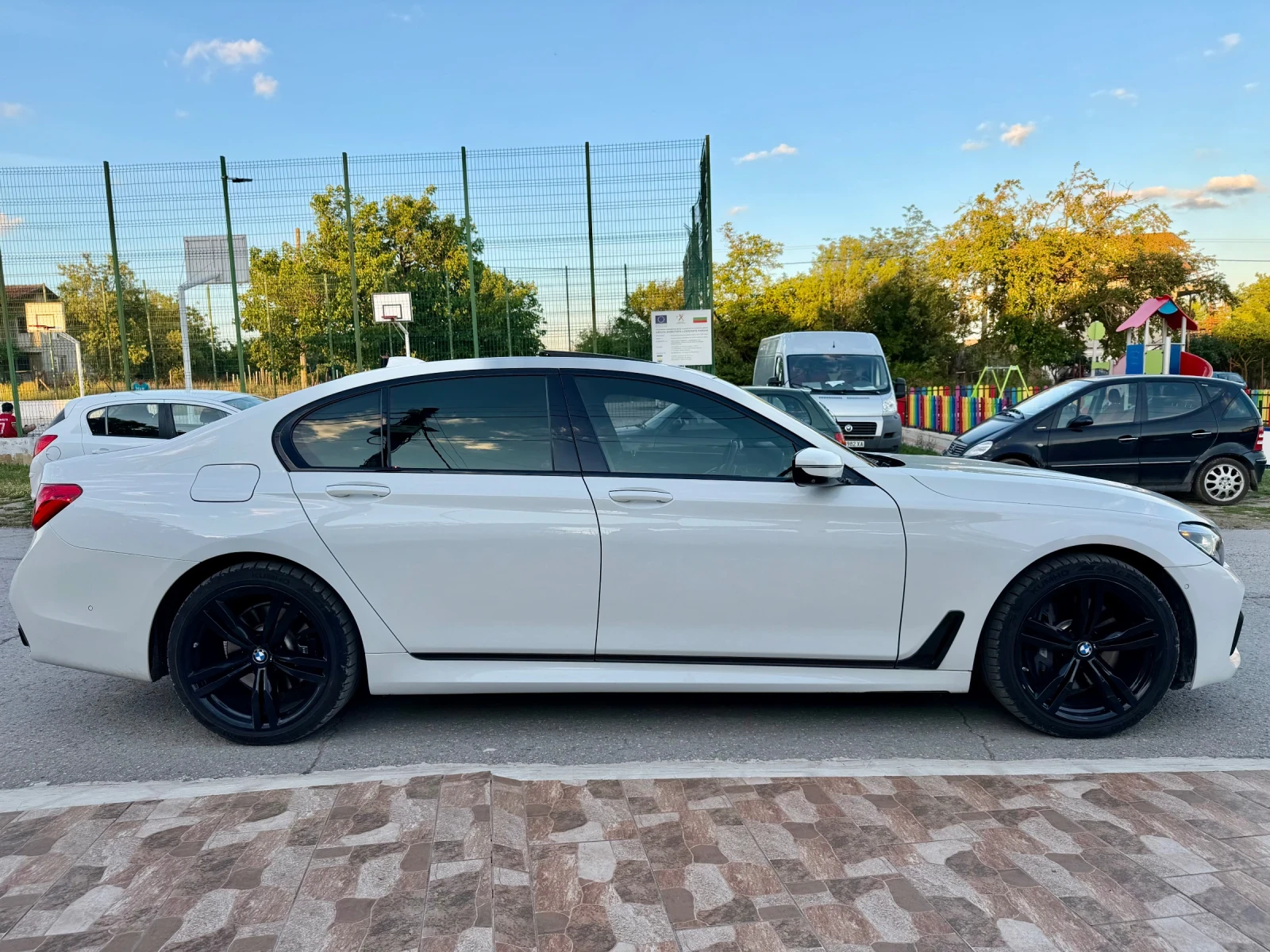 BMW 750 M-sport xDrive FULL 114.000km, снимка 8 - Автомобили и джипове - 54966518