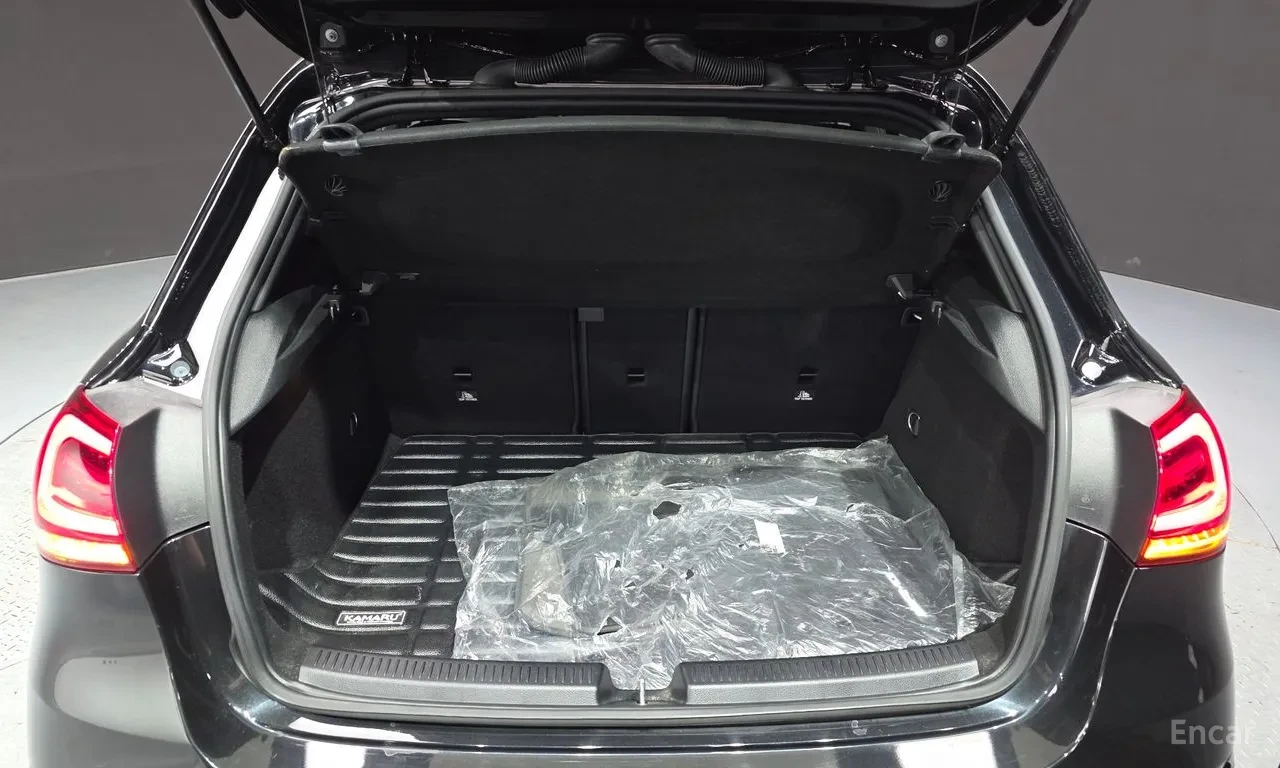 Mercedes-Benz A45 AMG burmester* multibeam led* Parking Assist, снимка 14 - Автомобили и джипове - 55805947