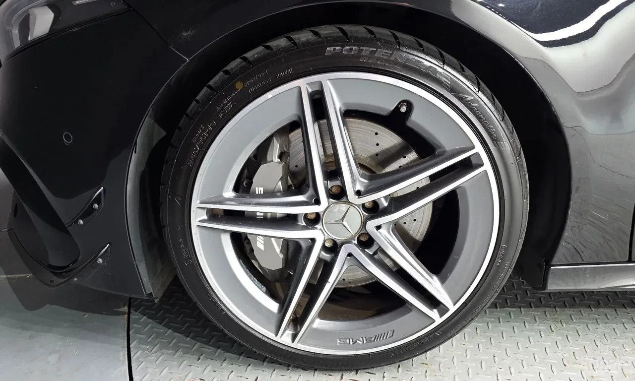 Mercedes-Benz A45 AMG burmester* multibeam led* Parking Assist, снимка 17 - Автомобили и джипове - 55805947