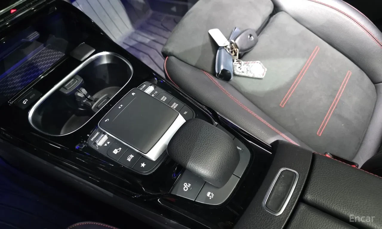 Mercedes-Benz A45 AMG burmester* multibeam led* Parking Assist, снимка 15 - Автомобили и джипове - 55805947