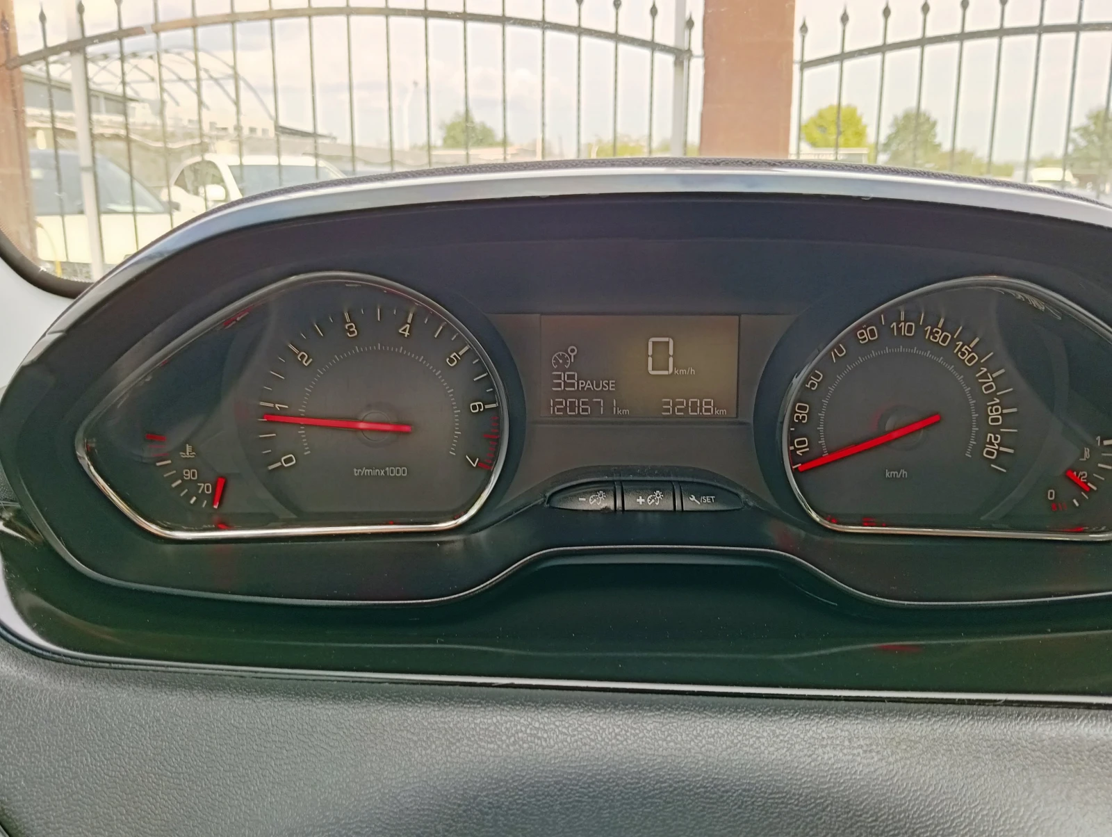Peugeot 208 1.2i 82ps. | Mobile.bg � ����������� 14