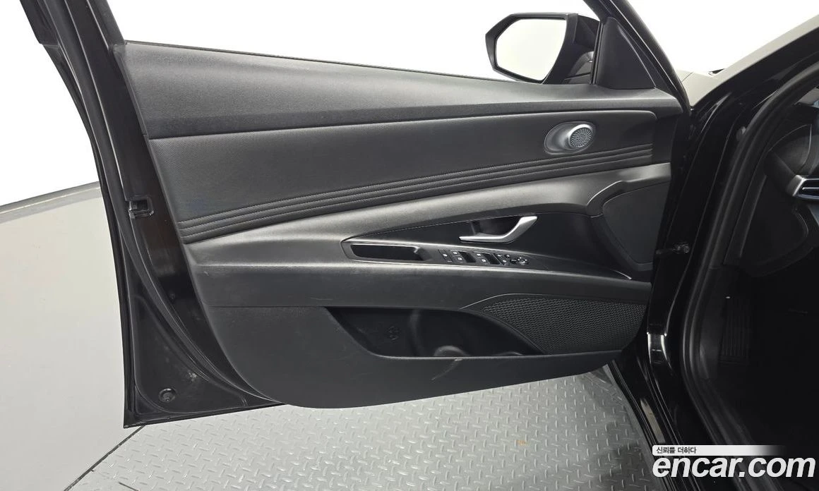 Hyundai Elantra 1.6 Modern, снимка 14 - Автомобили и джипове - 56155972