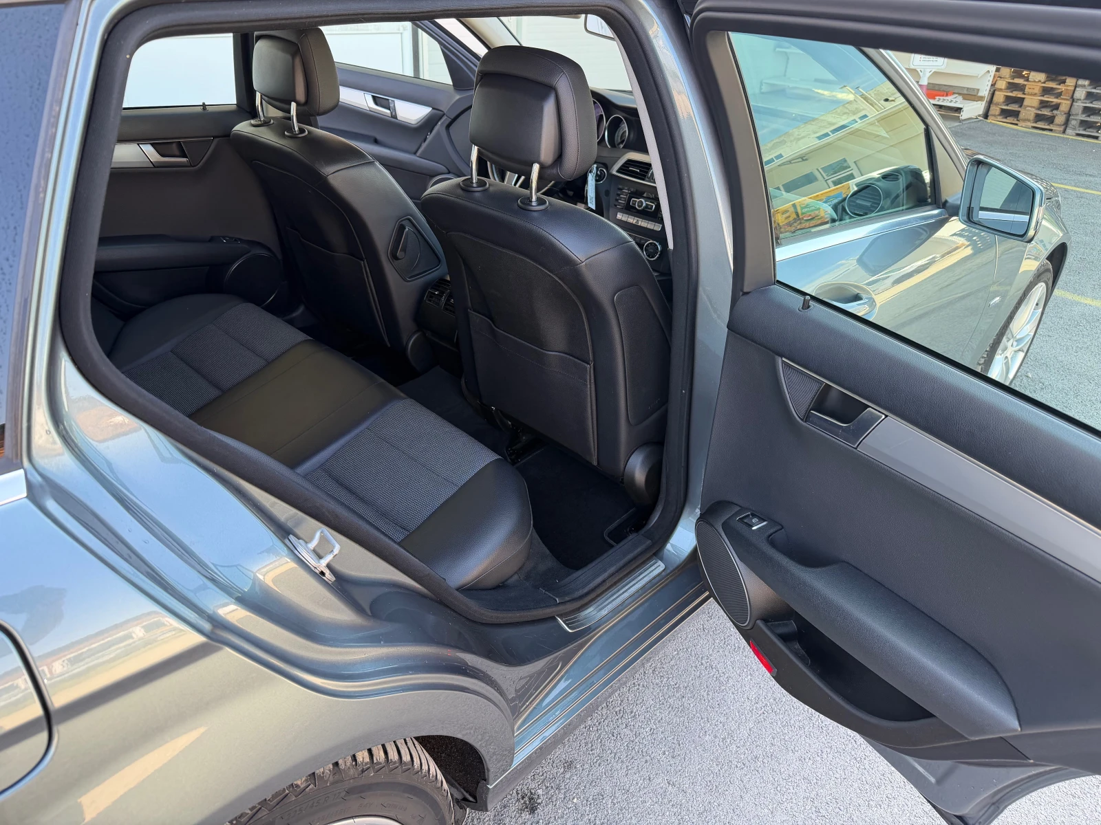 Mercedes-Benz C 180 2.2CDI avangarde, снимка 10 - Автомобили и джипове - 56159110