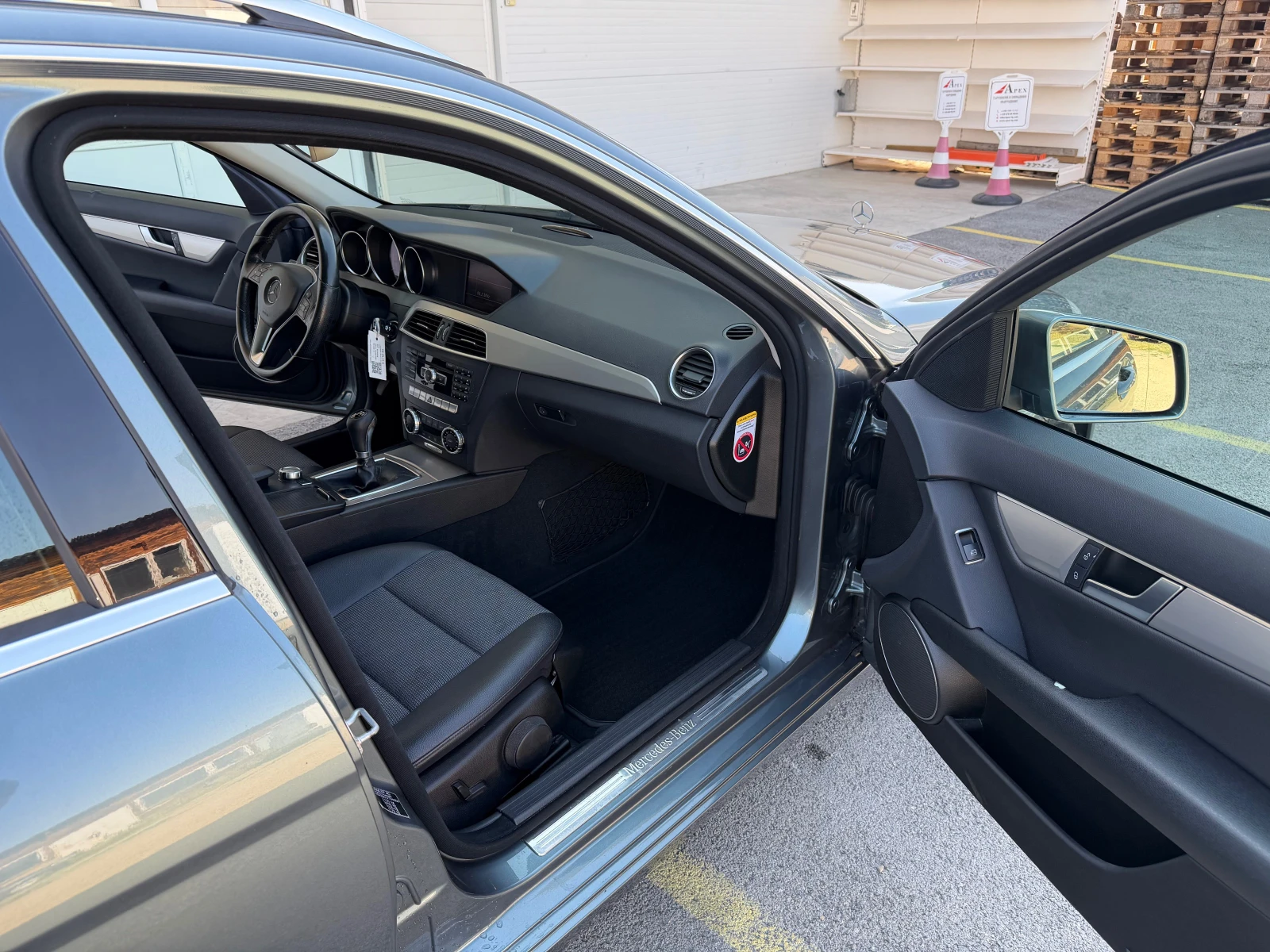 Mercedes-Benz C 180 2.2CDI avangarde, снимка 9 - Автомобили и джипове - 56159110
