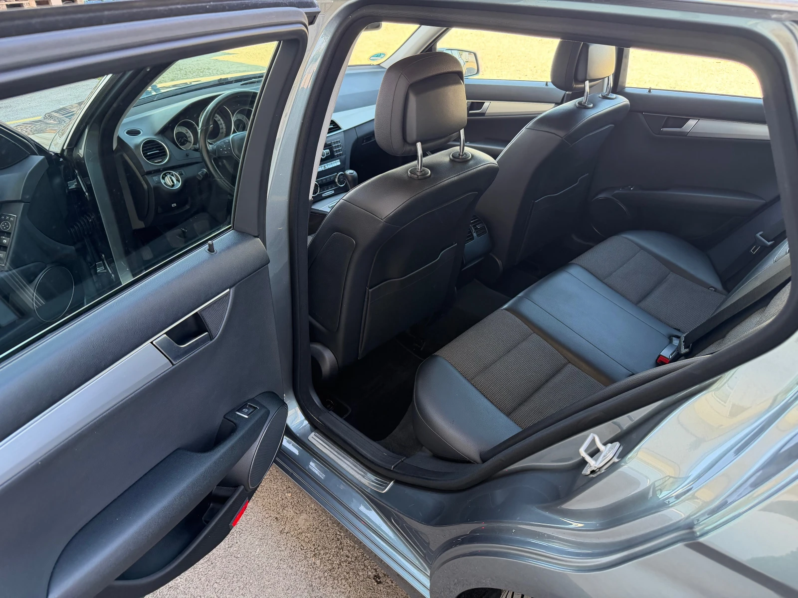 Mercedes-Benz C 180 2.2CDI avangarde, снимка 8 - Автомобили и джипове - 56159110