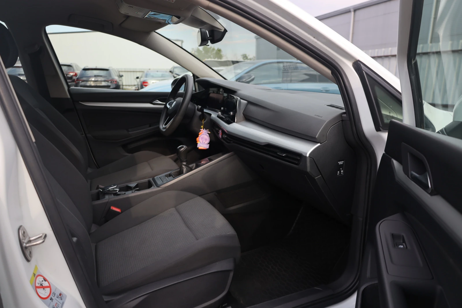 VW Golf Variant VIII 2.0TDI ACC Virtual KeyStart PDC Lane, снимка 8 - Автомобили и джипове - 56165879