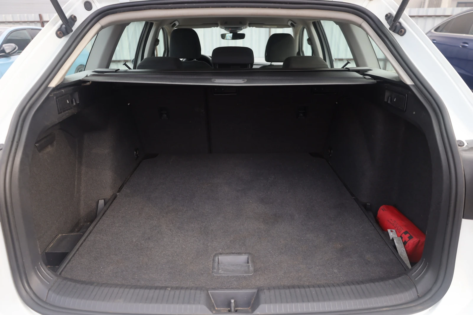VW Golf Variant VIII 2.0TDI ACC Virtual KeyStart PDC Lane, снимка 10 - Автомобили и джипове - 56165879