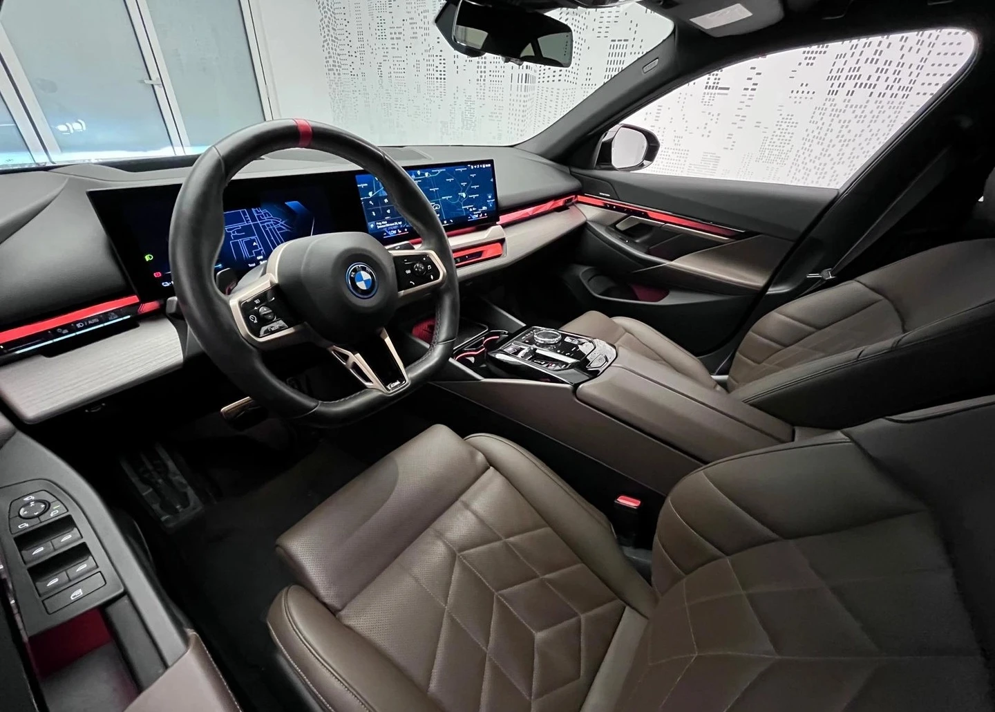 BMW i5 M60 xDrive, снимка 4 - Автомобили и джипове - 56195635