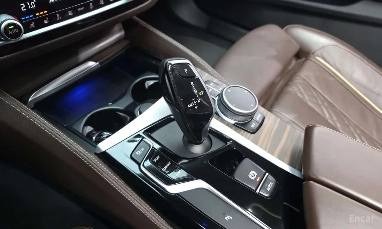 BMW 520 * 520d Luxury Plus * , снимка 9 - Автомобили и джипове - 56734774