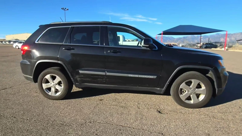 Jeep Grand cherokee LIMITED КРАЙНА ЦЕНА, снимка 2 - Автомобили и джипове - 48484858