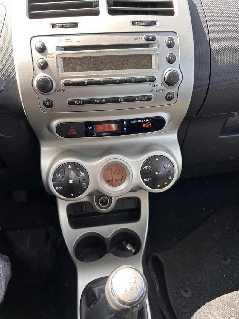 Toyota Urban Cruiser 1.4D-4D 4WD EURO 4, снимка 13 - Автомобили и джипове - 49933047