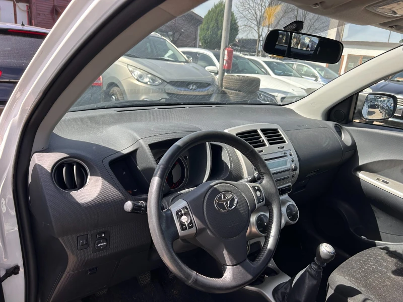 Toyota Urban Cruiser 1.4D-4D 4WD EURO 4, снимка 11 - Автомобили и джипове - 49933047
