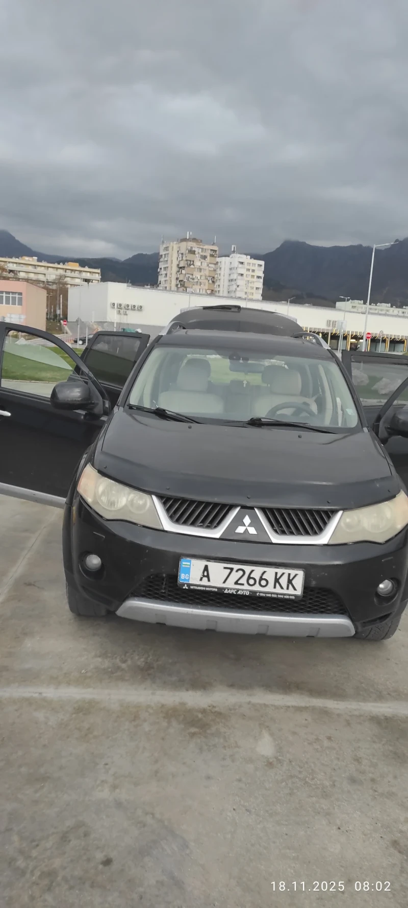 Mitsubishi Outlander, снимка 5 - Автомобили и джипове - 52605506