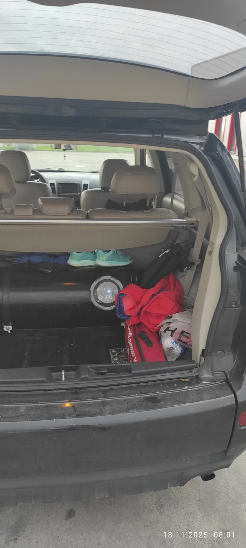 Mitsubishi Outlander, снимка 8 - Автомобили и джипове - 52605506