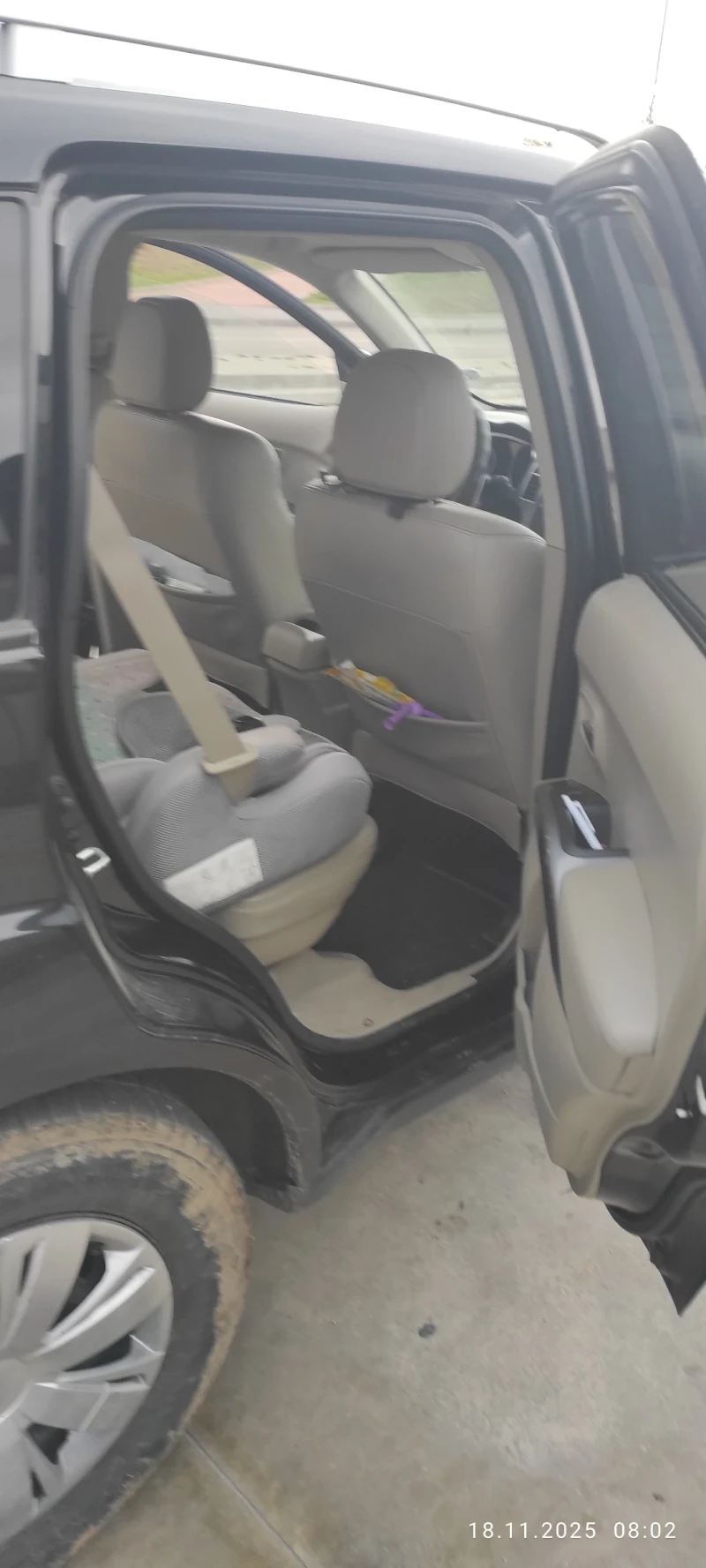 Mitsubishi Outlander, снимка 7 - Автомобили и джипове - 52605506