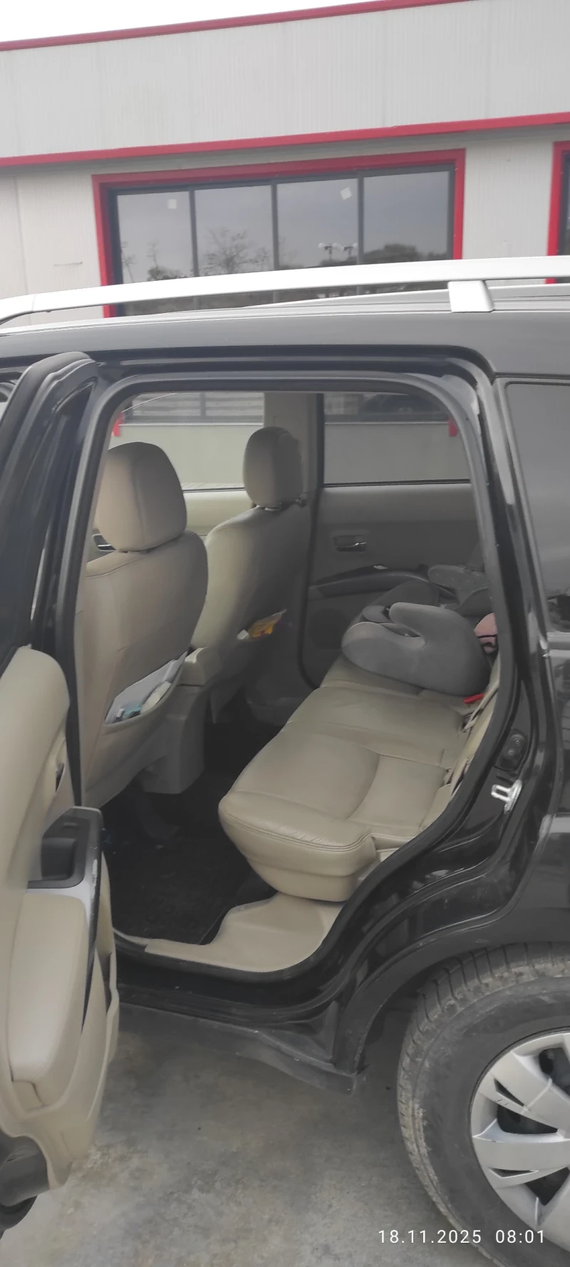 Mitsubishi Outlander, снимка 10 - Автомобили и джипове - 52605506