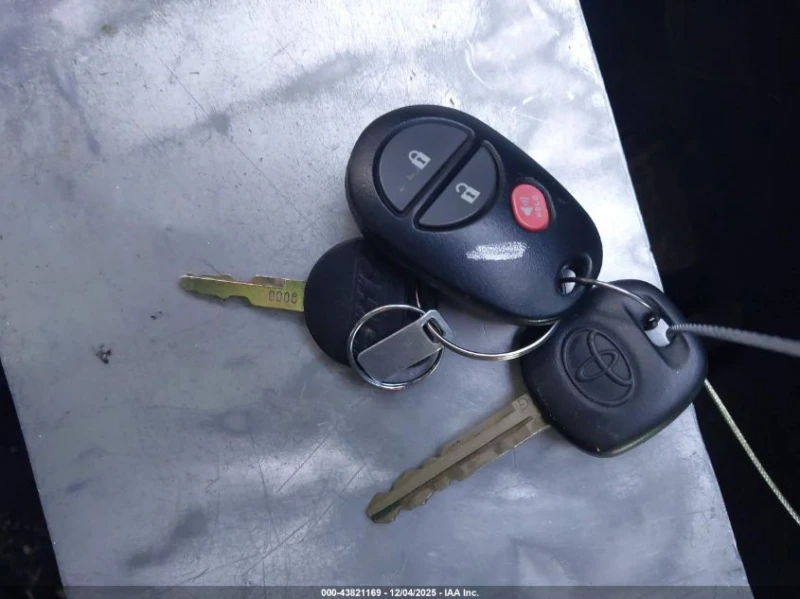 Toyota Tundra 4.6L V-8 DOHC, VVT, 310HP 4X4 Drive, снимка 3 - Автомобили и джипове - 52775550