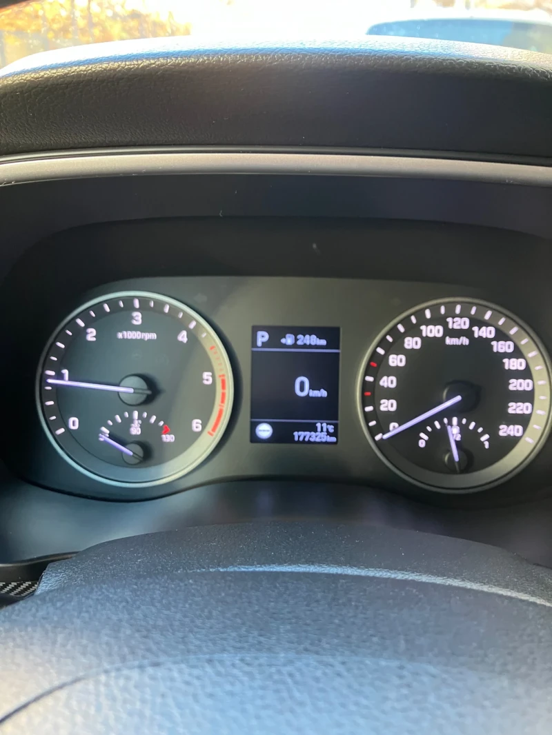 Hyundai Tucson, снимка 11 - Автомобили и джипове - 52845447