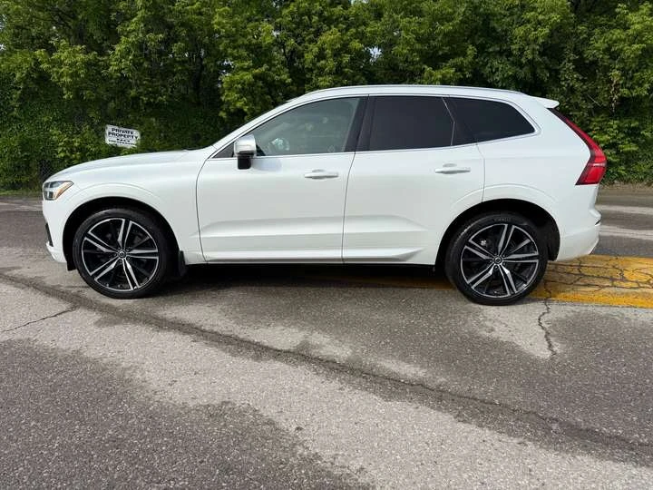 Volvo XC60 R-Design AWD Navigation/Pano Sunroof/Leather/Camer, снимка 3 - Автомобили и джипове - 53913597
