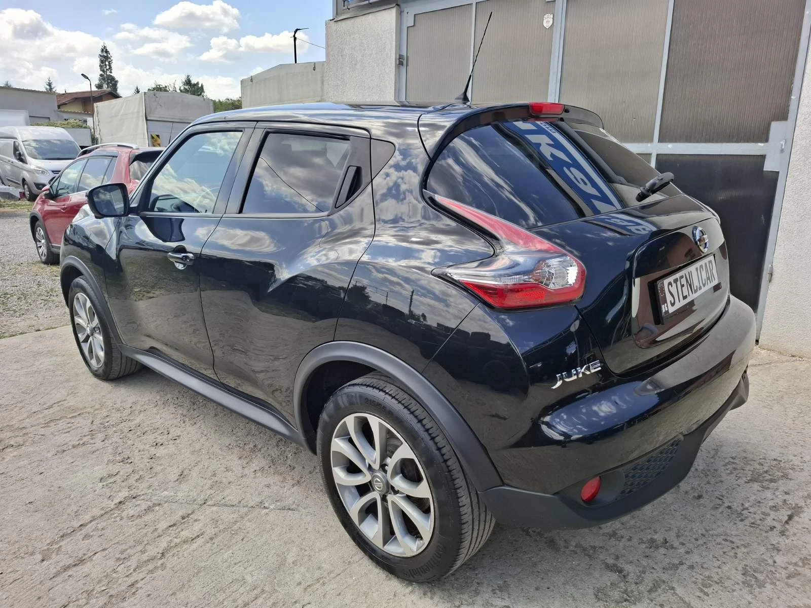 Nissan Juke 4x4-TEKNA-XENON-360-SWISS - изображение 8