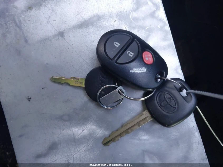 Toyota Tundra 4.6L V-8 DOHC, VVT, 310HP 4X4 Drive - изображение 3