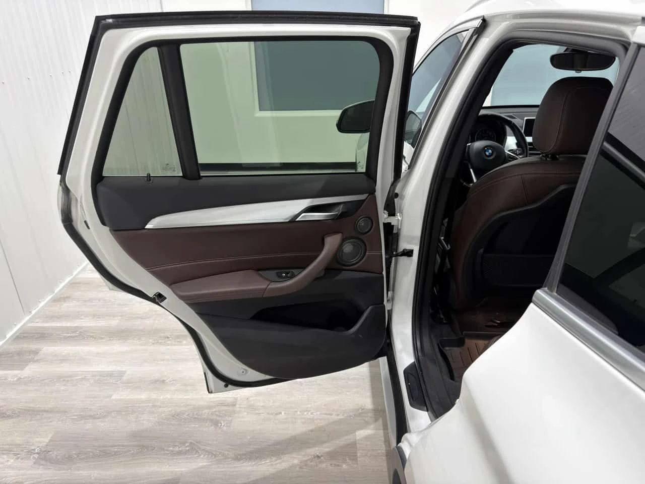 BMW X1 xDrive28i/KEYLESS/��������/�������� | Mobile.bg � ����������� 13