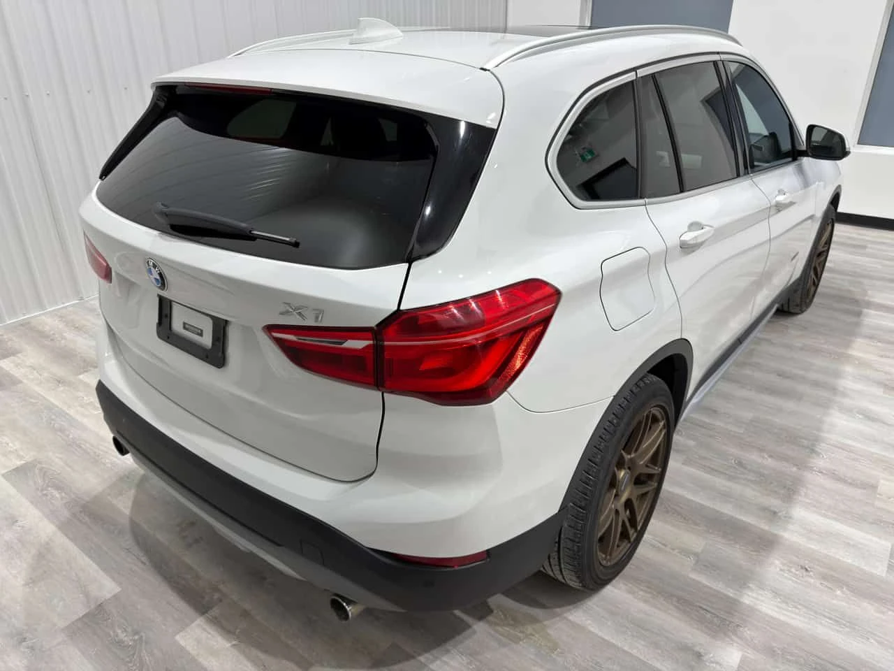BMW X1 xDrive28i/KEYLESS/ПАНОРАМА/ПОДГРЕВИ - изображение 6